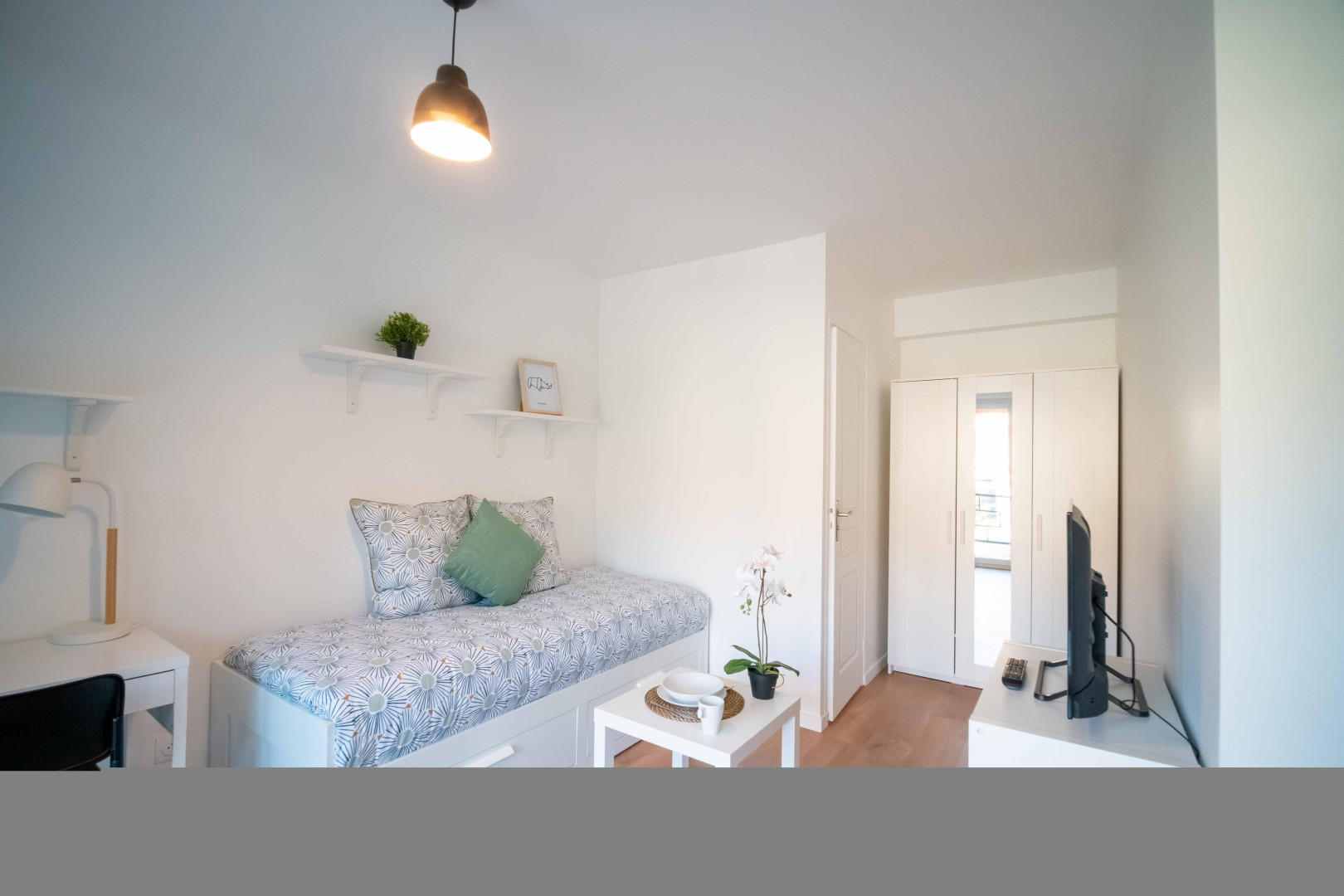 
                                                Vente
                                                 Immeuble 14 pièces