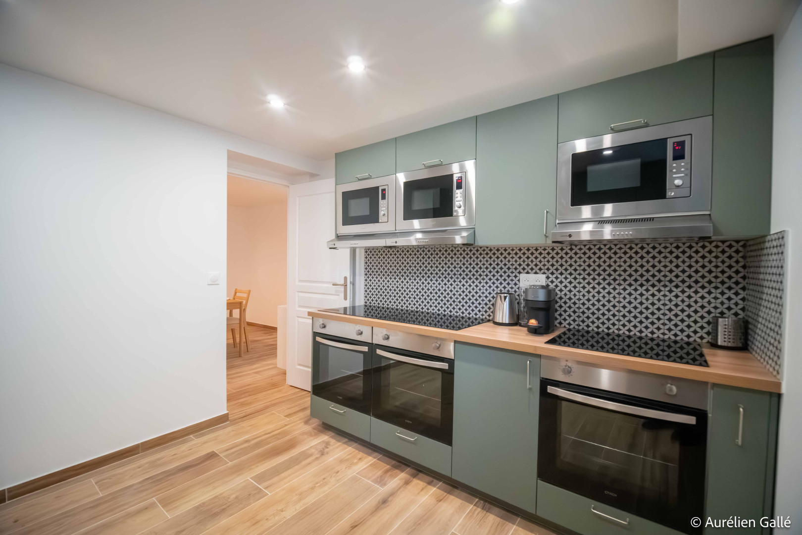 
                                                Vente
                                                 Immeuble 14 pièces