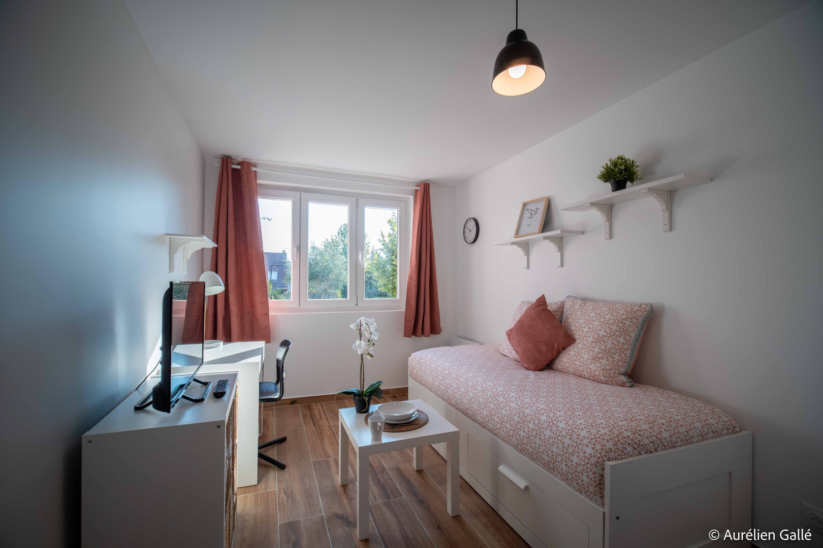 
                                                Vente
                                                 Immeuble 14 pièces