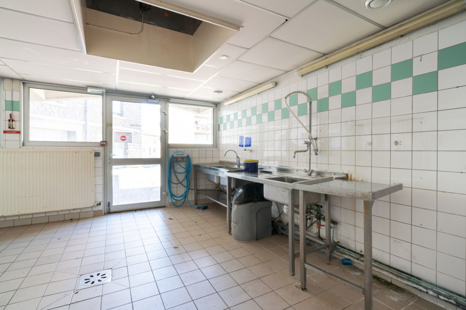 
                                                Vente
                                                 Immeuble - 2 620 m² - Bar-le-Duc (55)