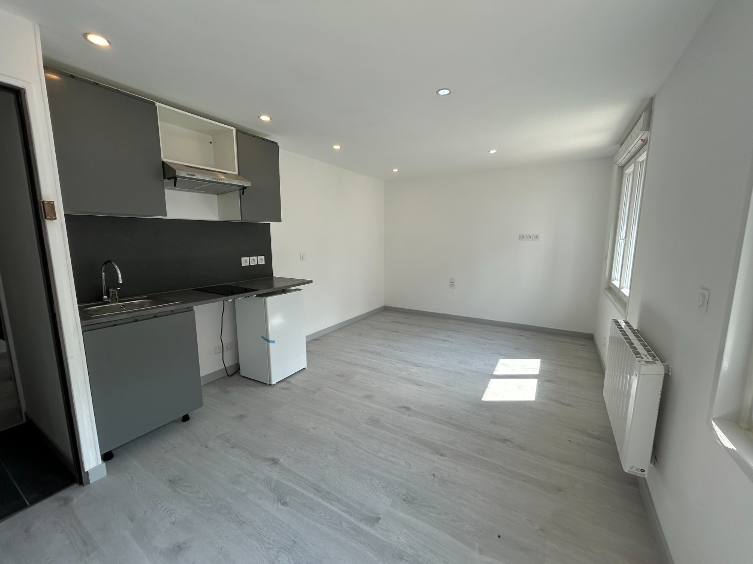
                                                Vente
                                                 Immeuble - 5 lots rénovés avec extérieur