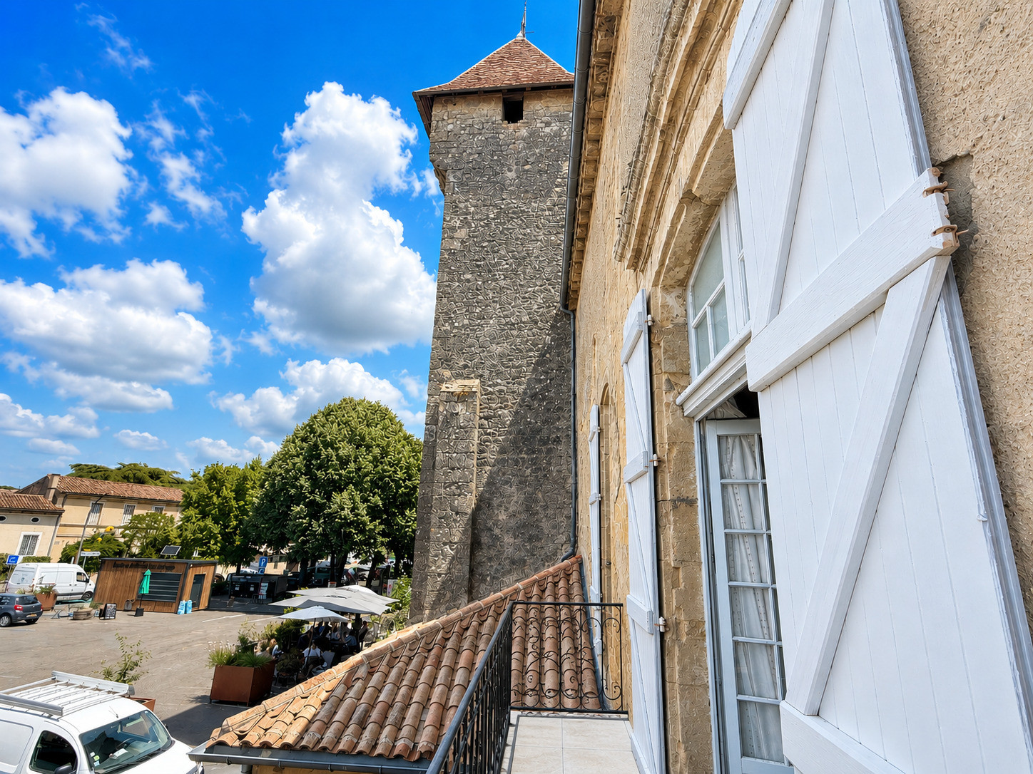 
                                                Vente
                                                 Immeuble 5 pièces