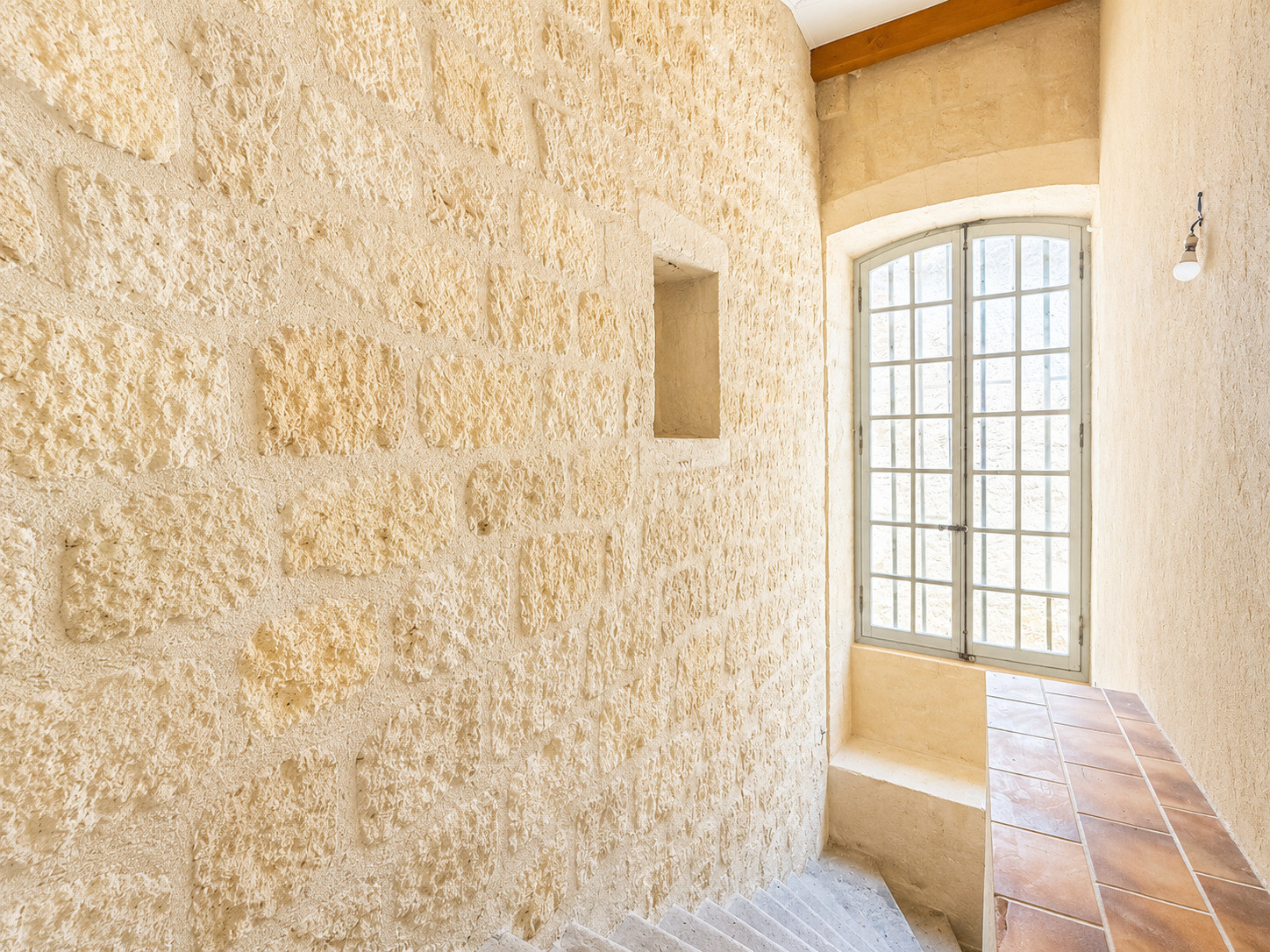 
                                                Vente
                                                 Immeuble 5 pièces