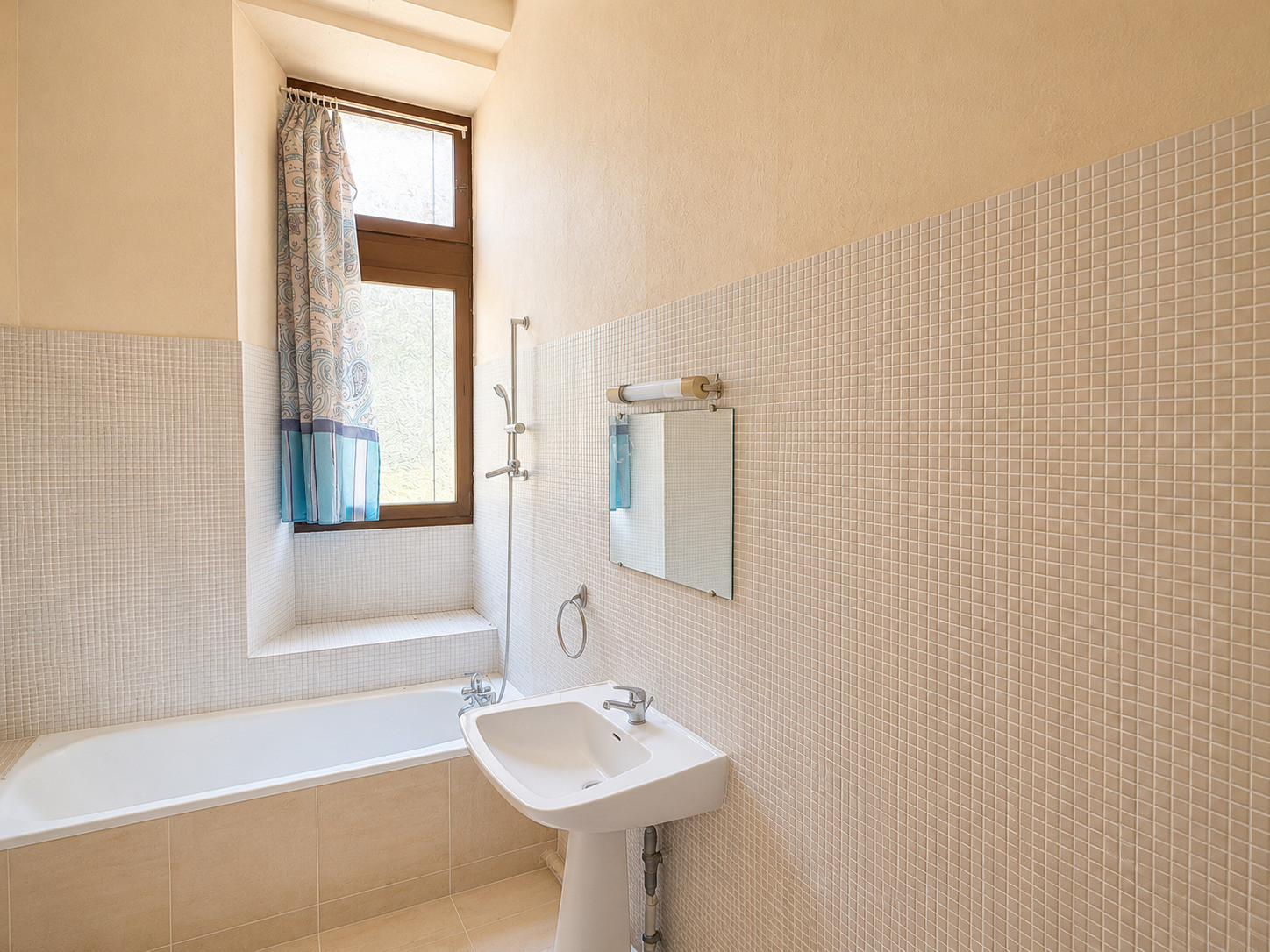 
                                                Vente
                                                 Immeuble 5 pièces