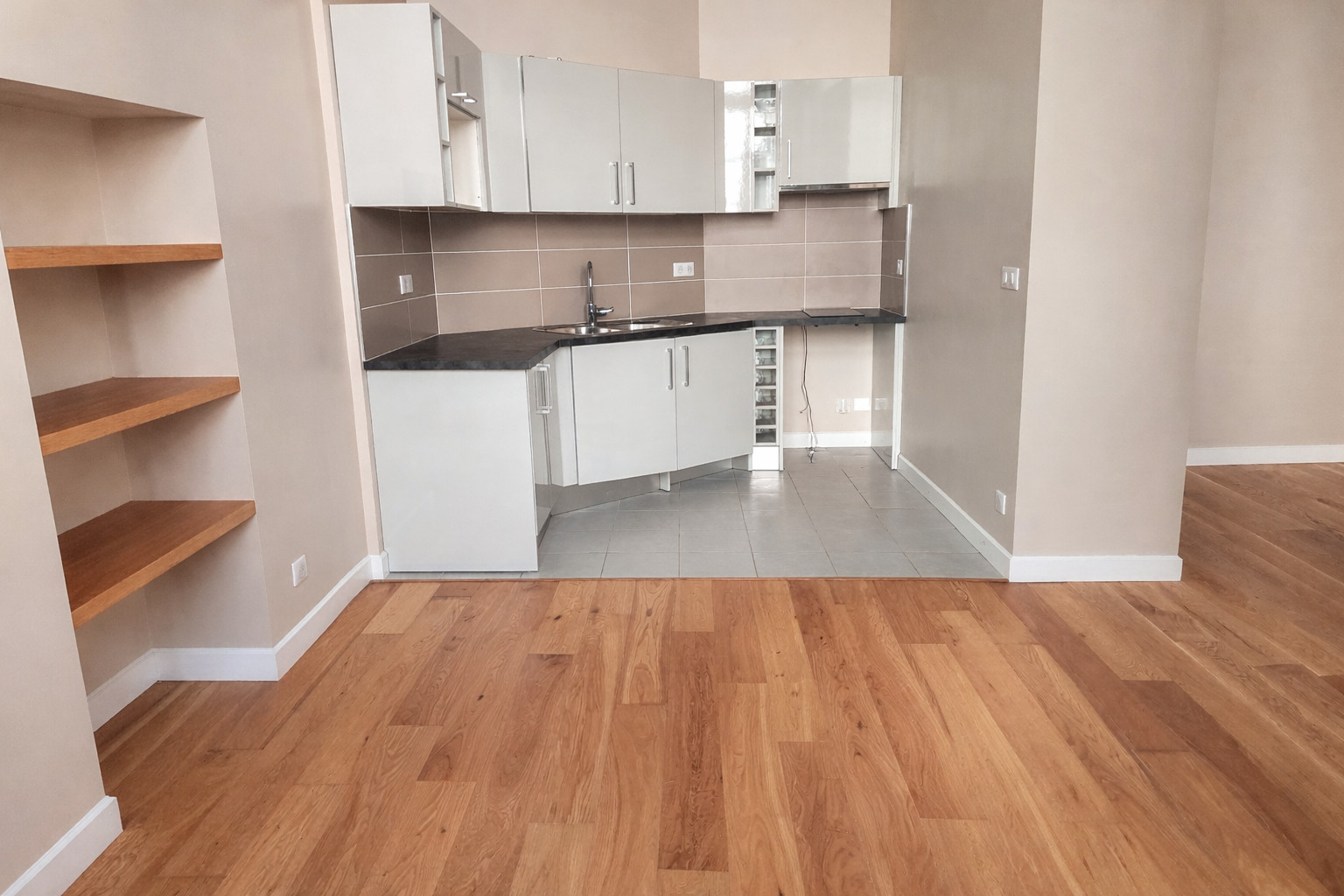 
                                                Vente
                                                 Immeuble 592 m² - 12 logements