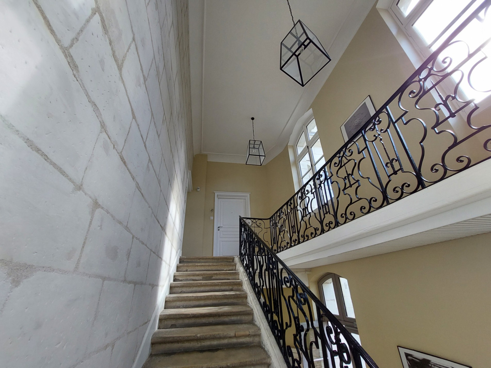 
                                                Vente
                                                 Immeuble 592 m² - 12 logements