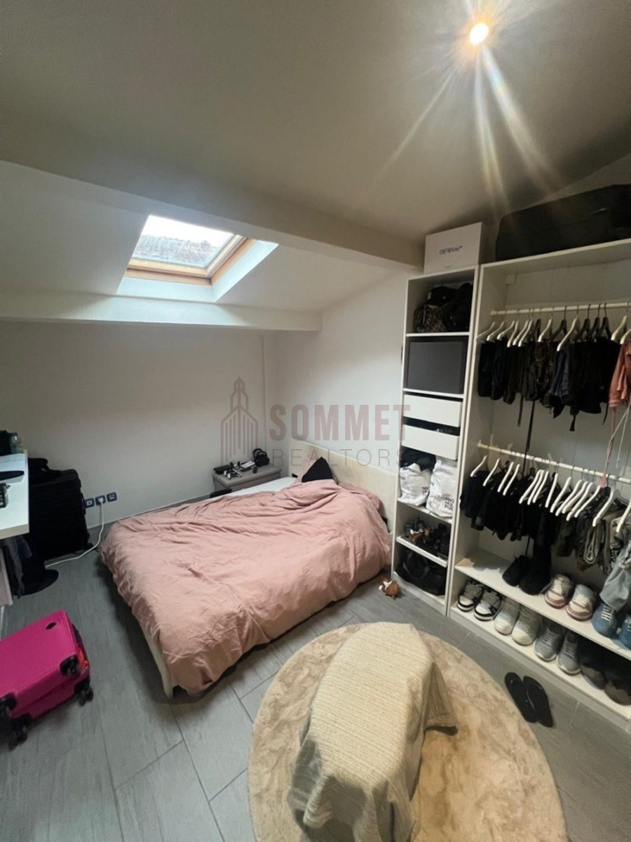 
                                                Vente
                                                 Immeuble 8 pièces