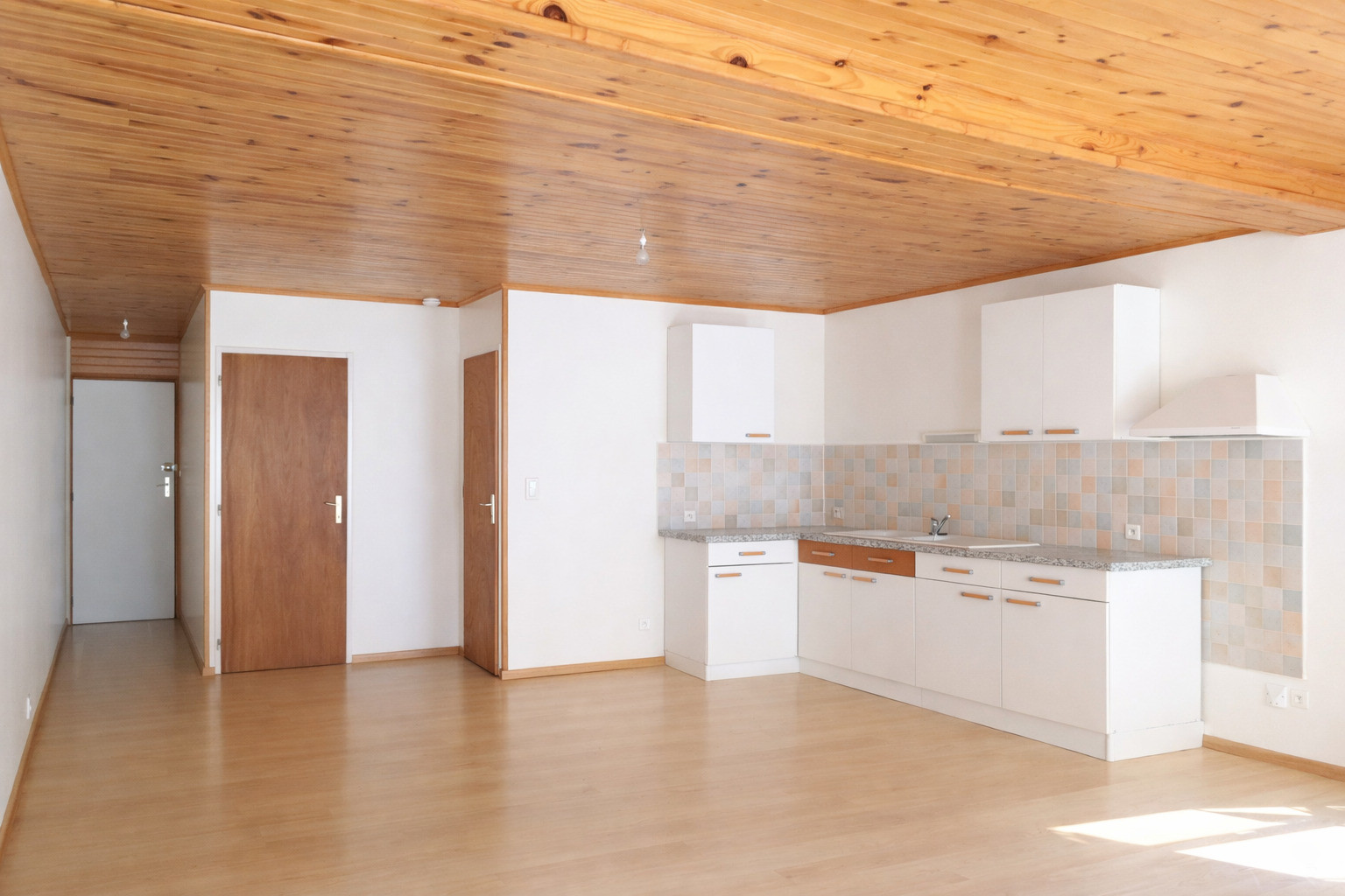 
                                                Vente
                                                 Immeuble 9 pièces