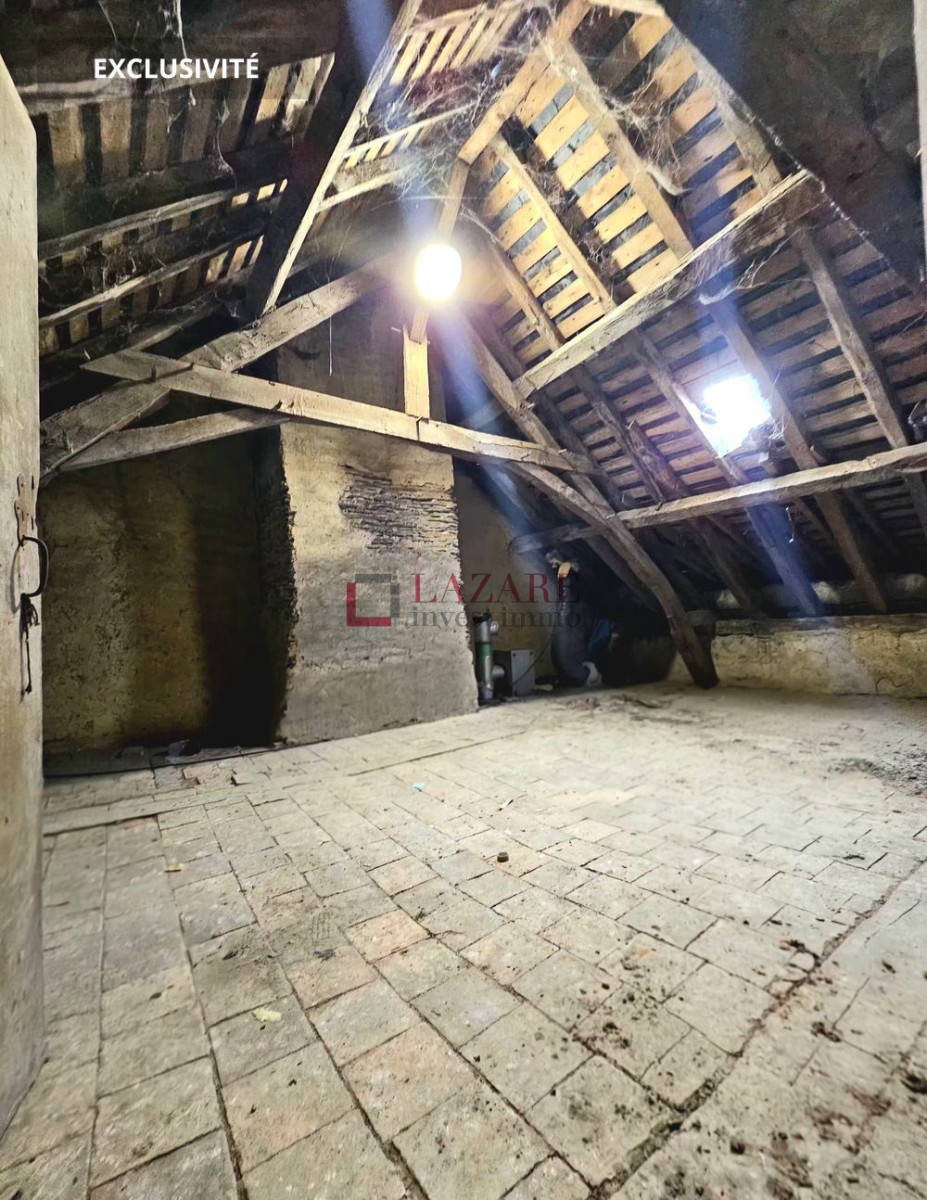 
                                                Vente
                                                 Immeuble avec local commercial coeur de bourg