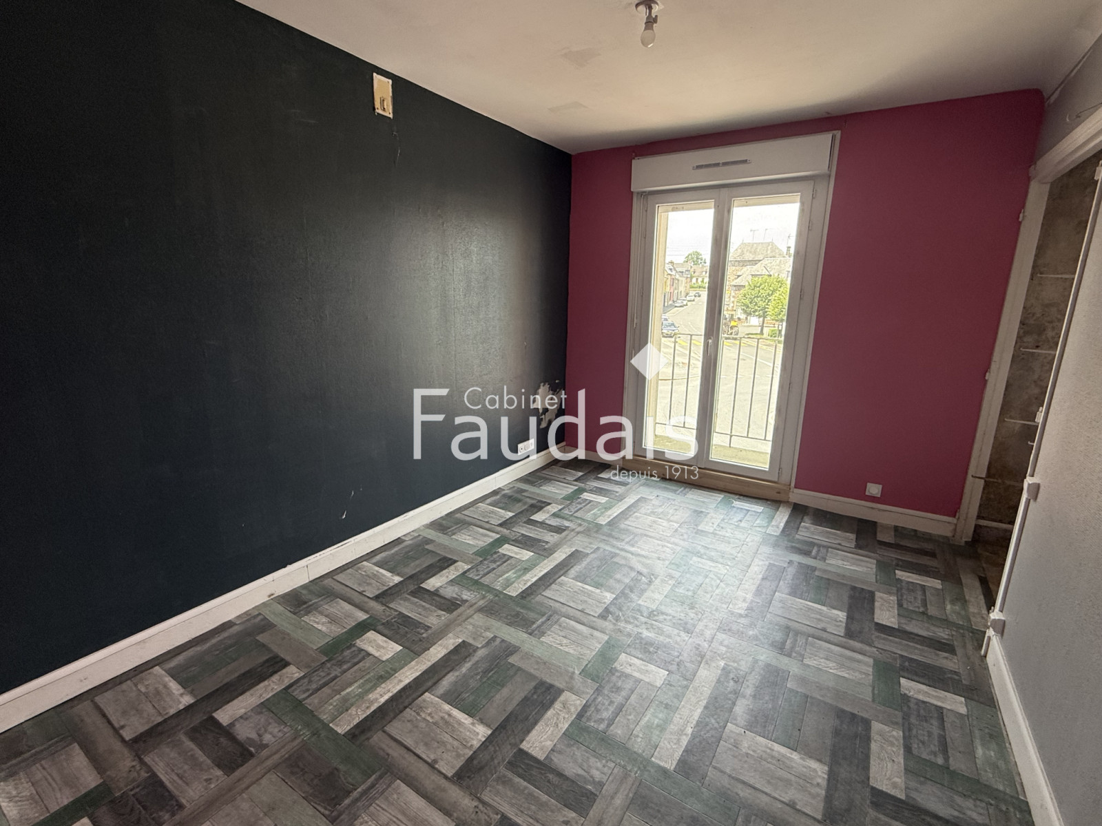 
                                                Vente
                                                 immeuble bourg RONCEY