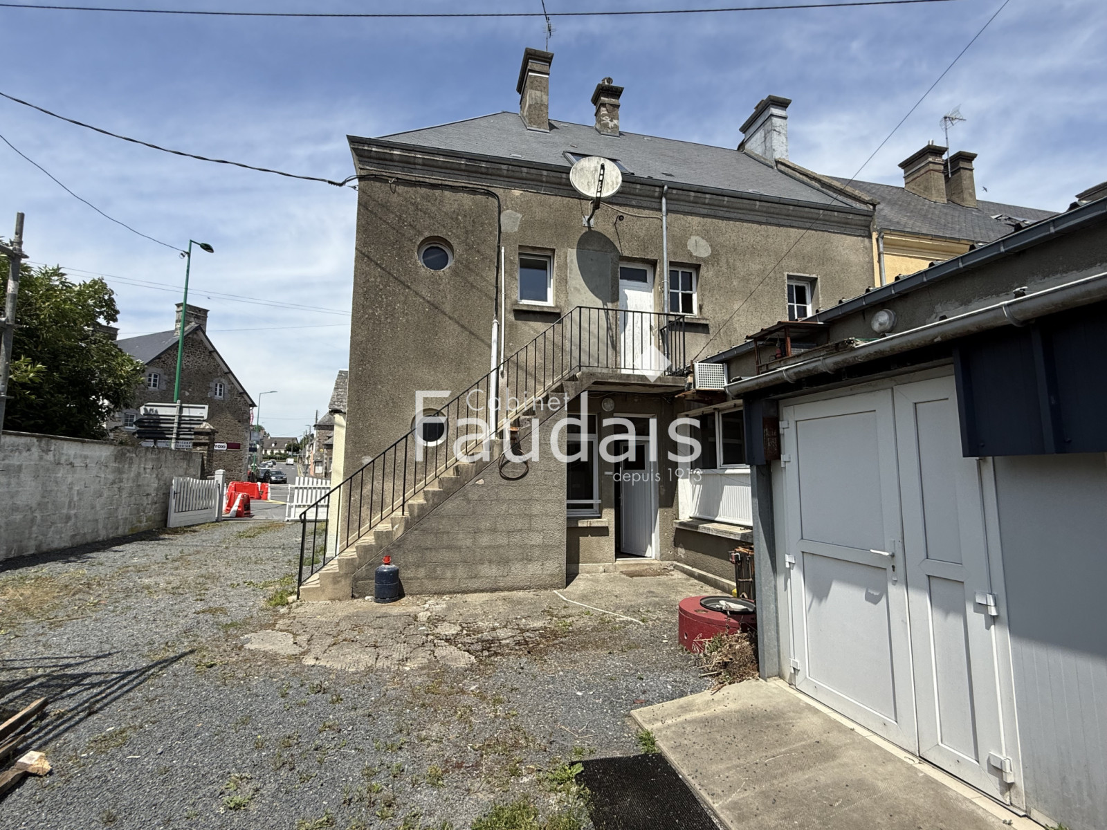 
                                                Vente
                                                 immeuble bourg RONCEY