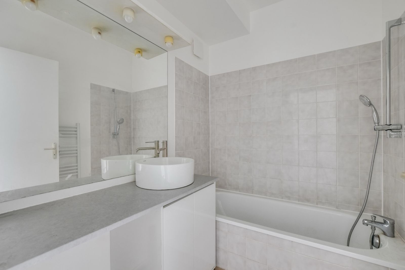 
                                                Vente
                                                 Immeuble - Brienon sur Armançon