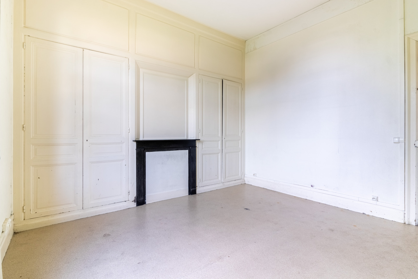 
                                                Vente
                                                 Immeuble de 3 appartements - 150 m² - Tourcoing (59)