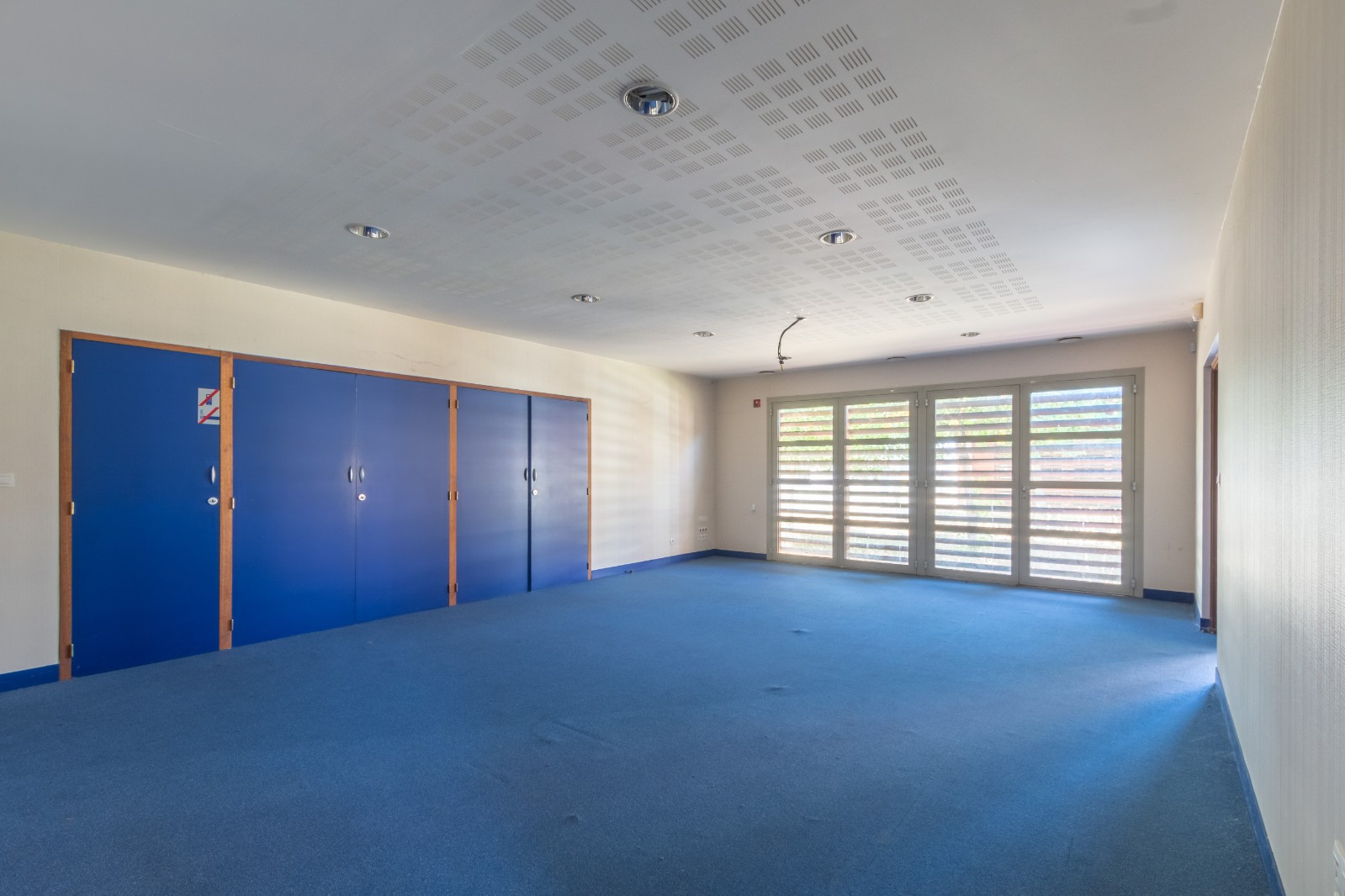 
                                                Vente
                                                 Immeuble de bureaux 850 m²à Châtellerault (86)