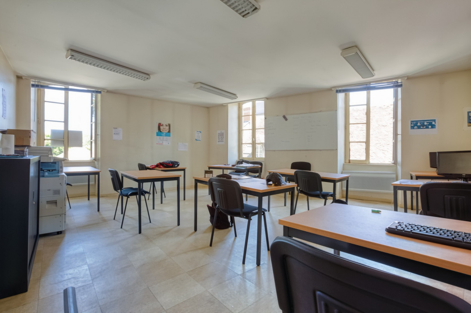 
                                                Vente
                                                 Immeuble de bureaux  loués à La Châtre (36)