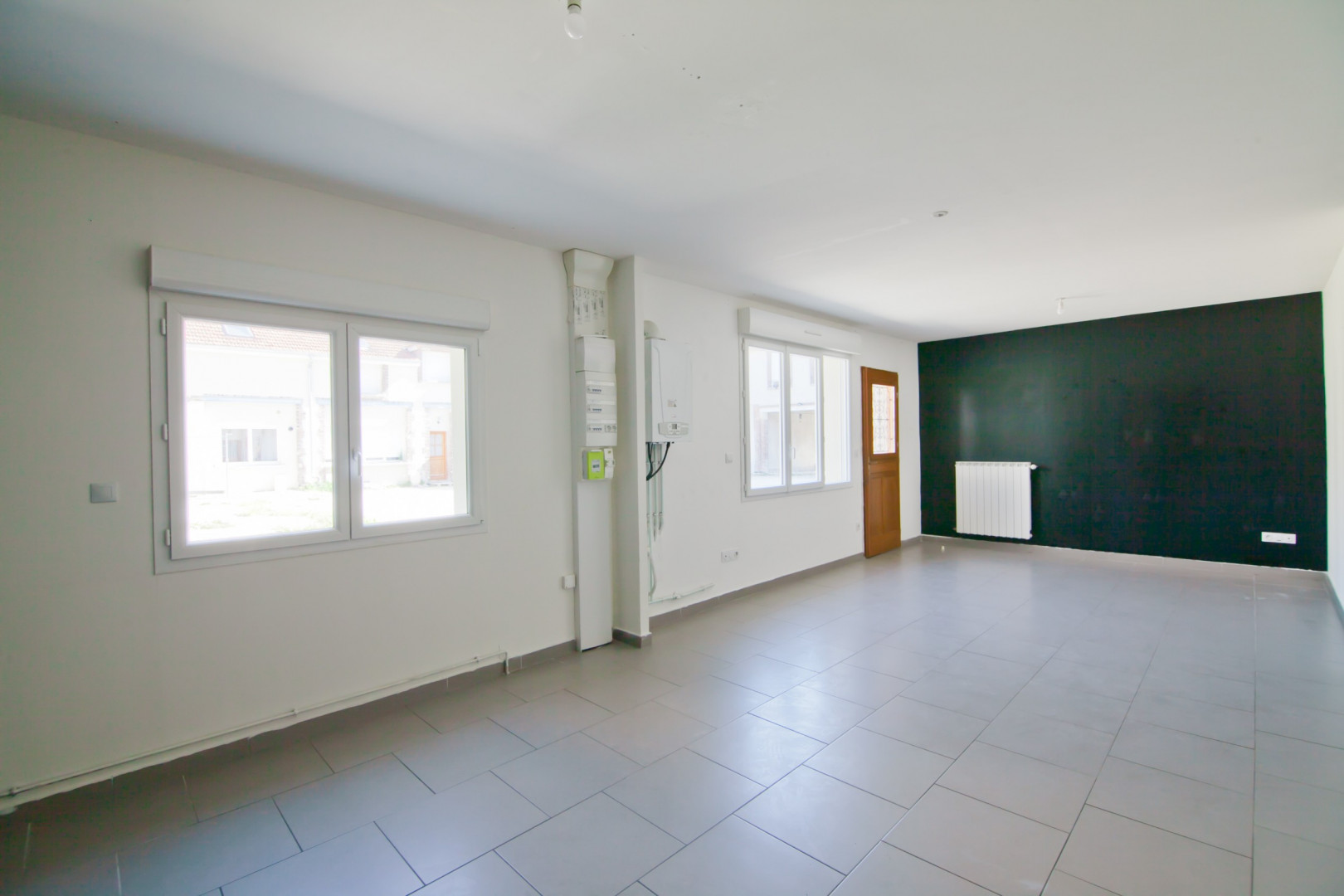 
                                                Vente
                                                 Immeuble de rapport  15 appartements  Romilly (10)