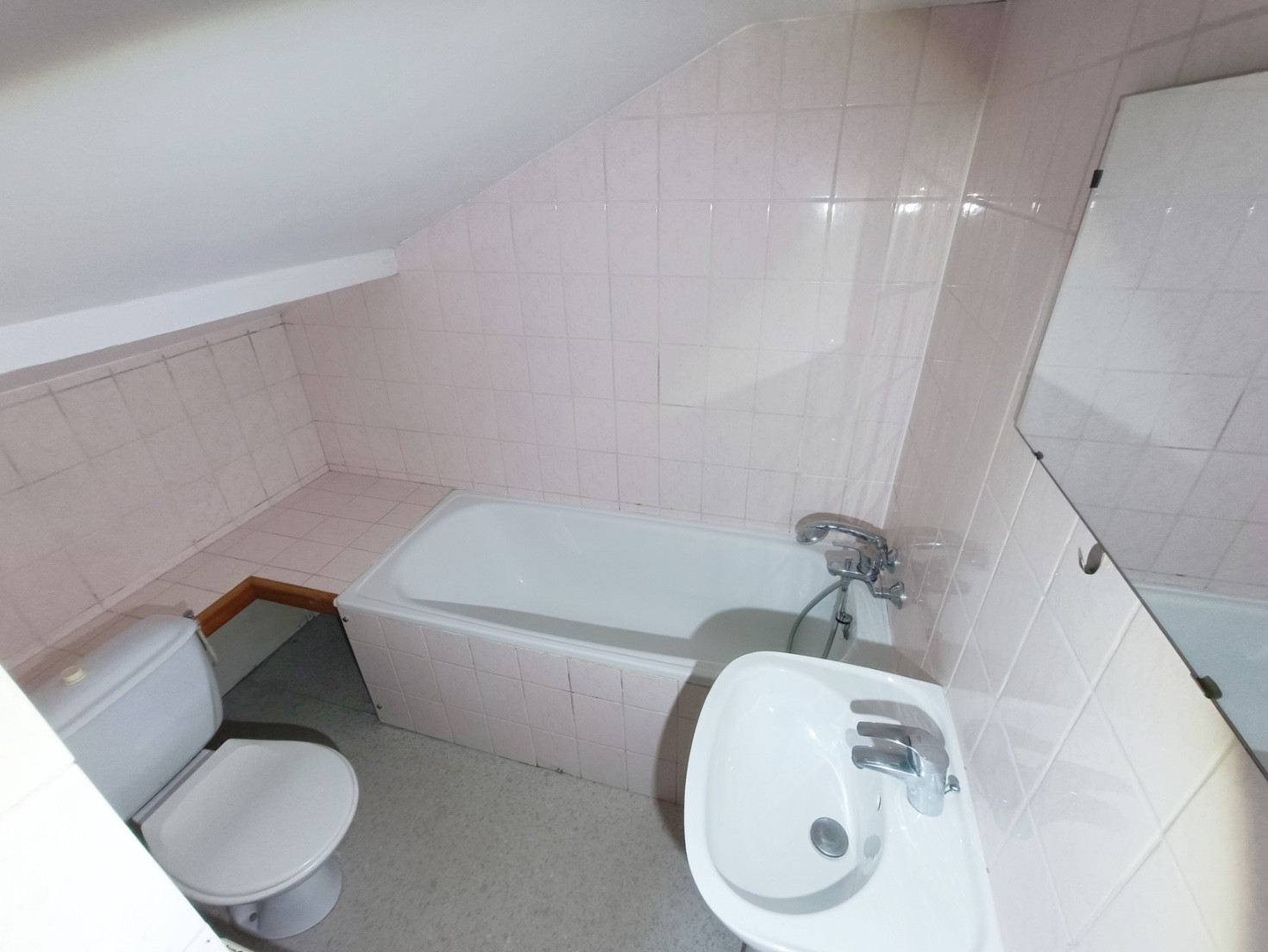 
                                                Vente
                                                 Immeuble de rapport avec 8 lots 155m2