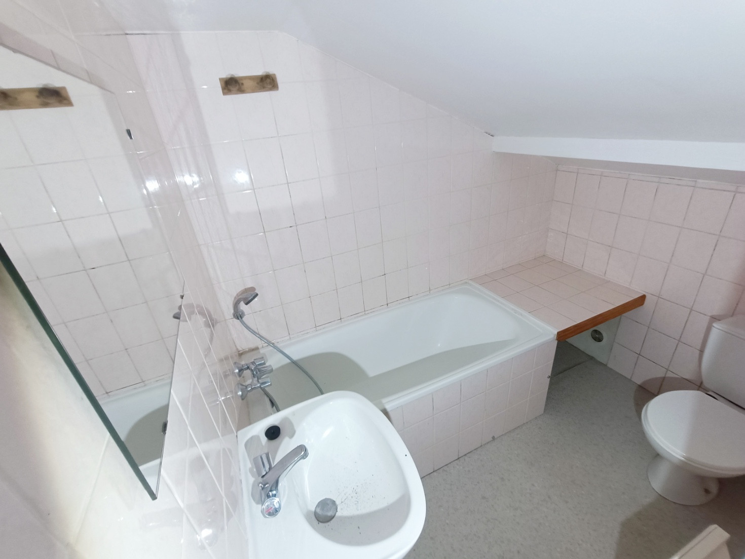 
                                                Vente
                                                 Immeuble de rapport avec 8 lots 155m2