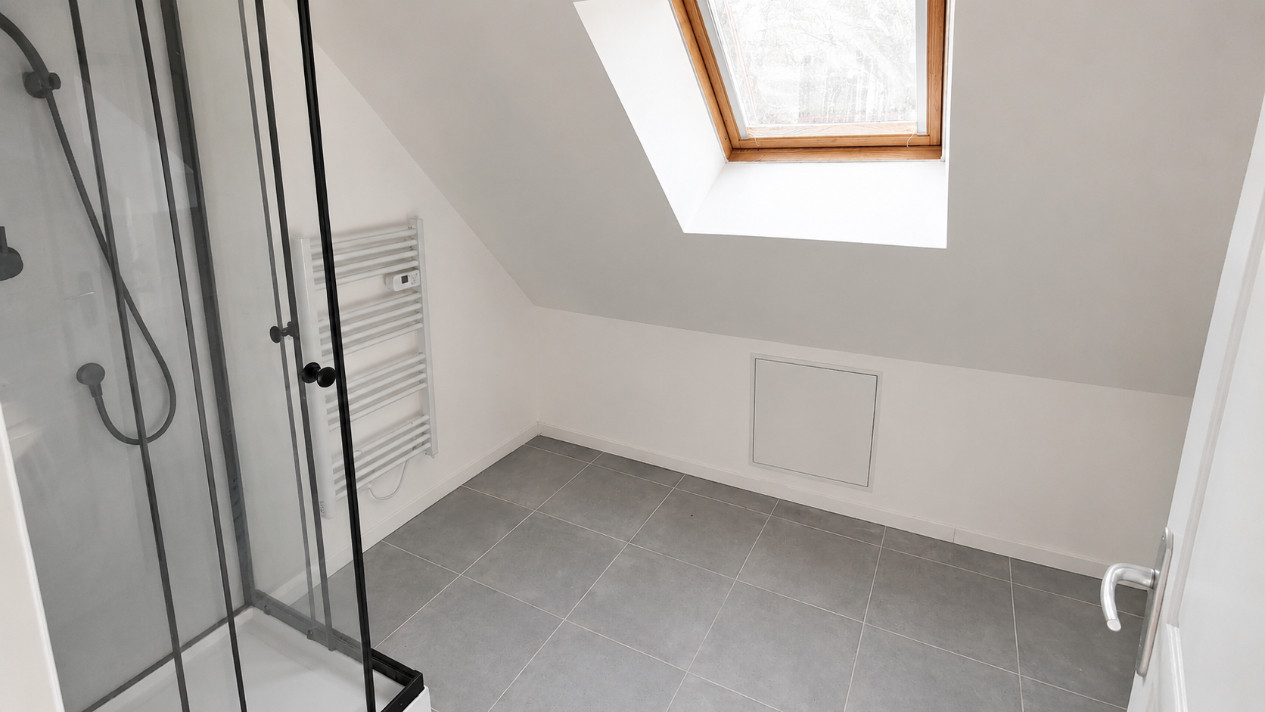 
                                                Vente
                                                 Immeuble de rapport rénové – 8 lots