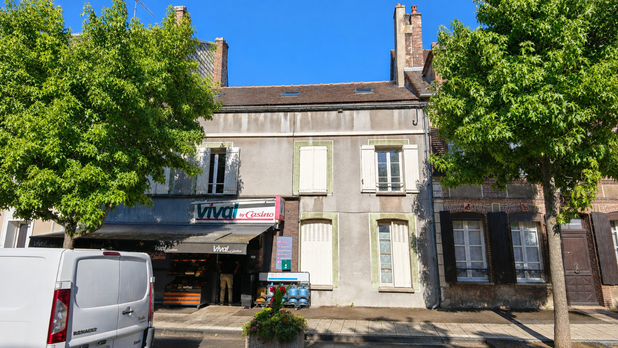 
                                                Vente
                                                 Immeuble de rapport rénové – 8 lots
