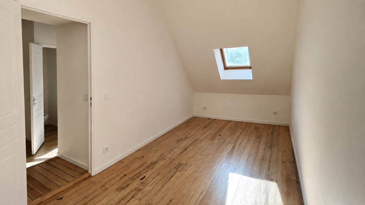 
                                                Vente
                                                 Immeuble de rapport rénové – 8 lots