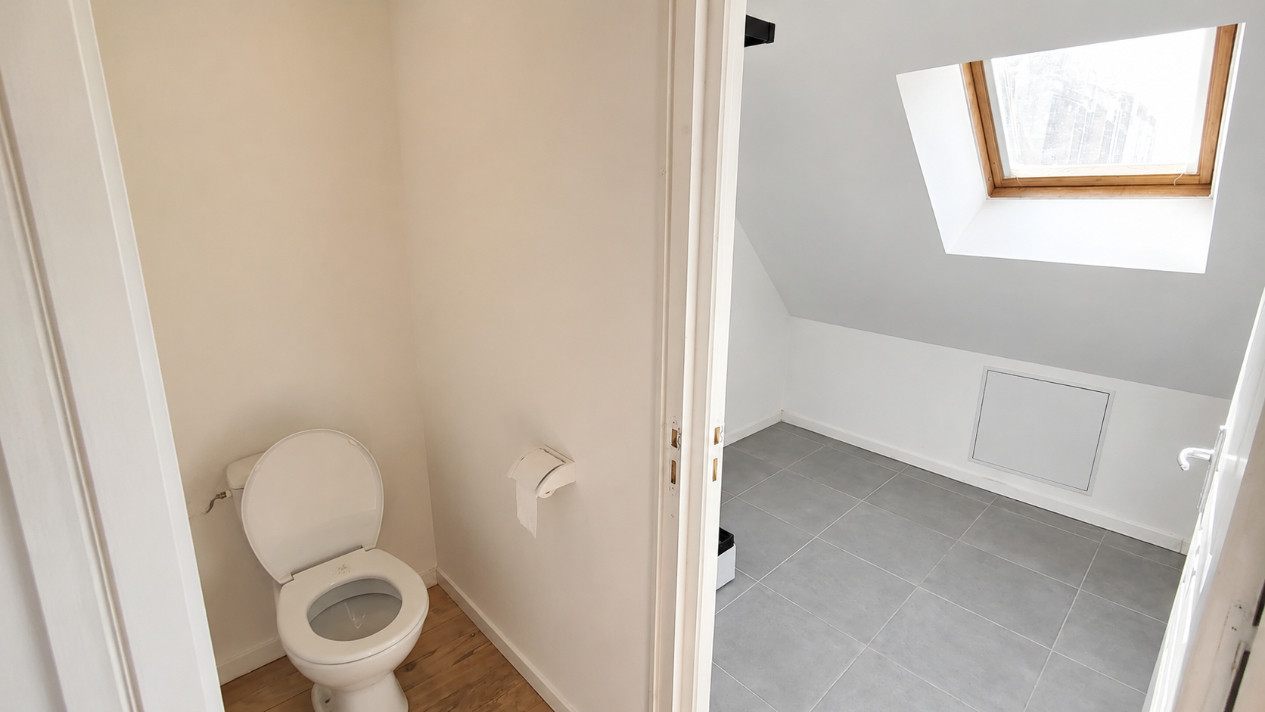 
                                                Vente
                                                 Immeuble de rapport rénové – 8 lots