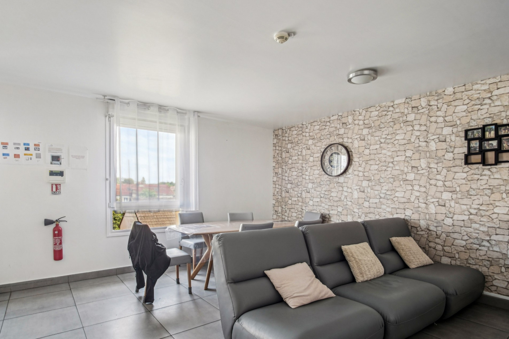 
                                                Vente
                                                 Immeuble d'habitation – Chellles