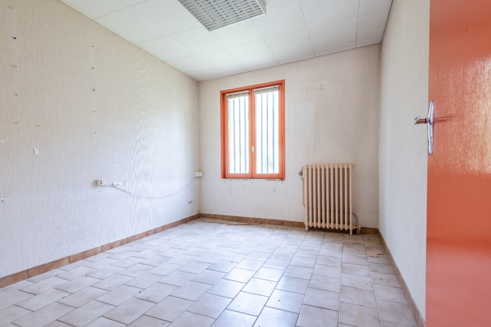 
                                                Vente
                                                 Immeuble mixte  - 732 m² - Langogne