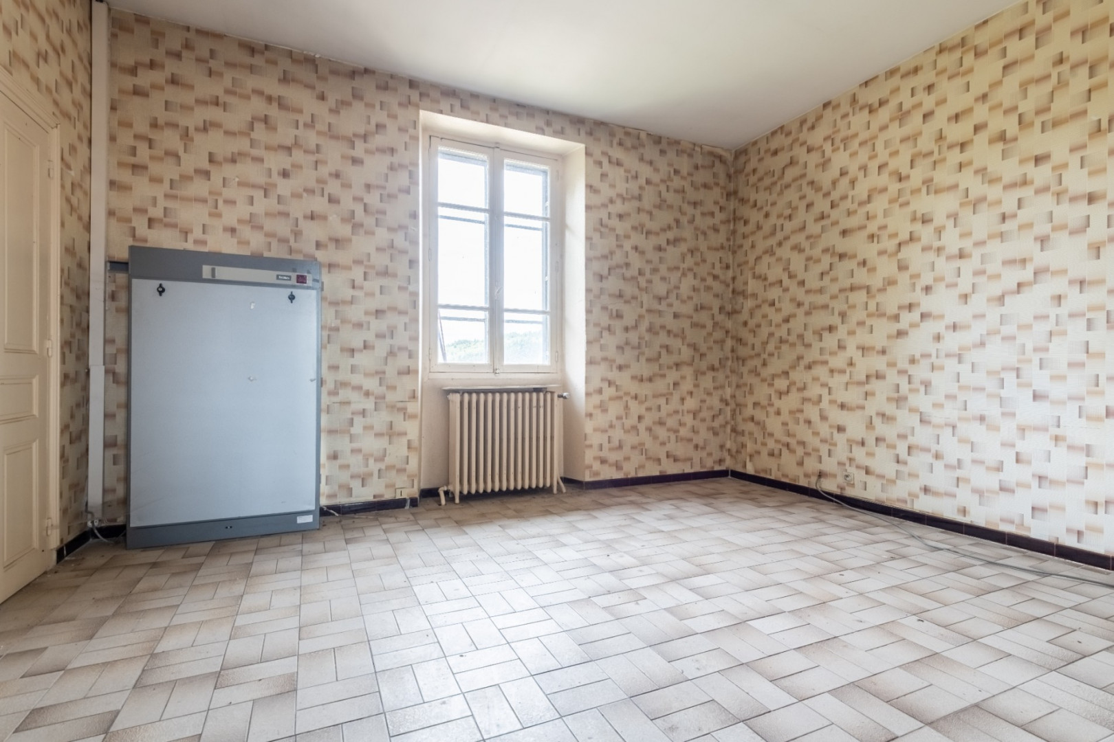 
                                                Vente
                                                 Immeuble mixte  - 732 m² - Langogne