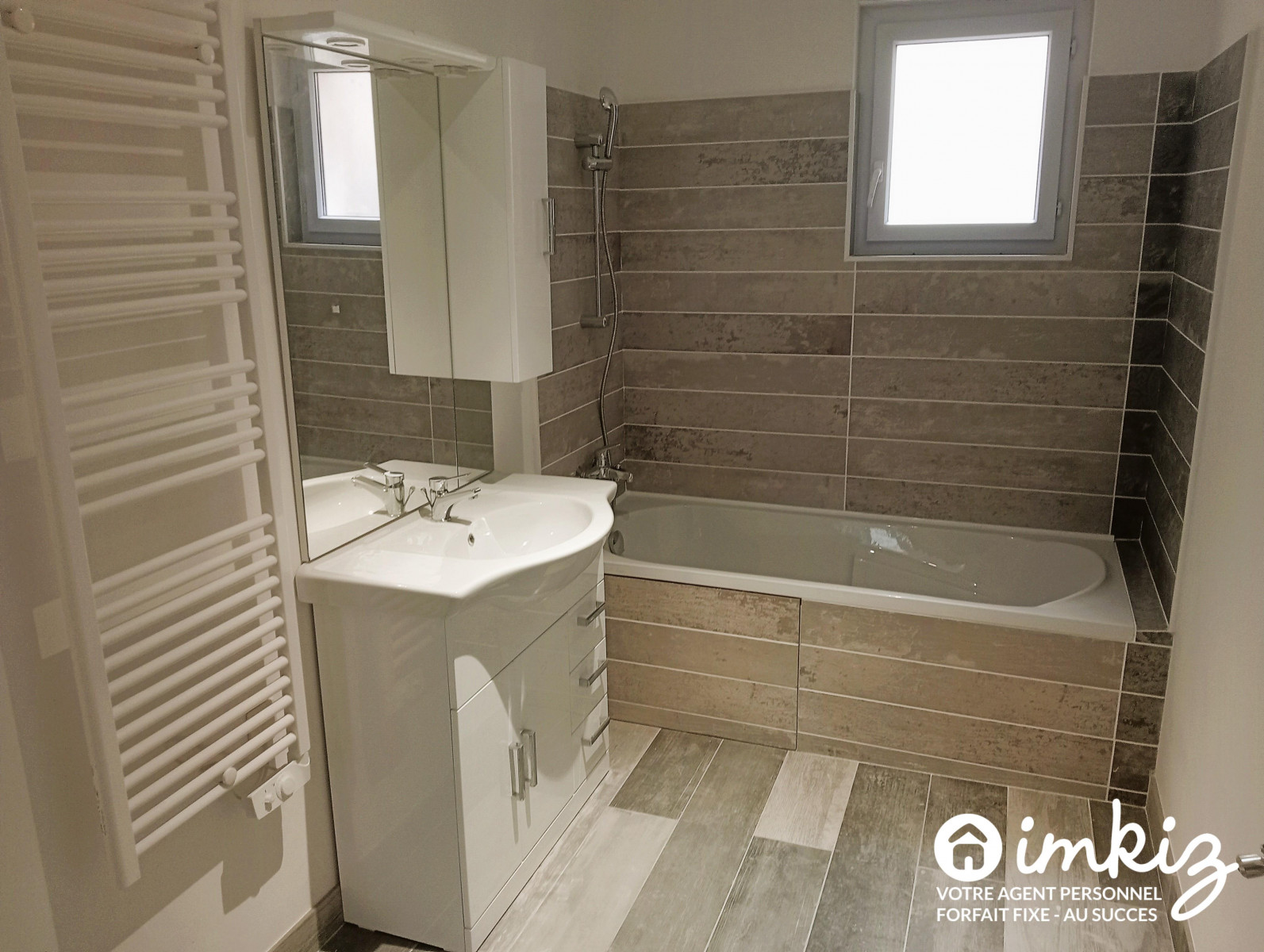 
                                                Vente
                                                 Immeuble rénové - 8 appartements
