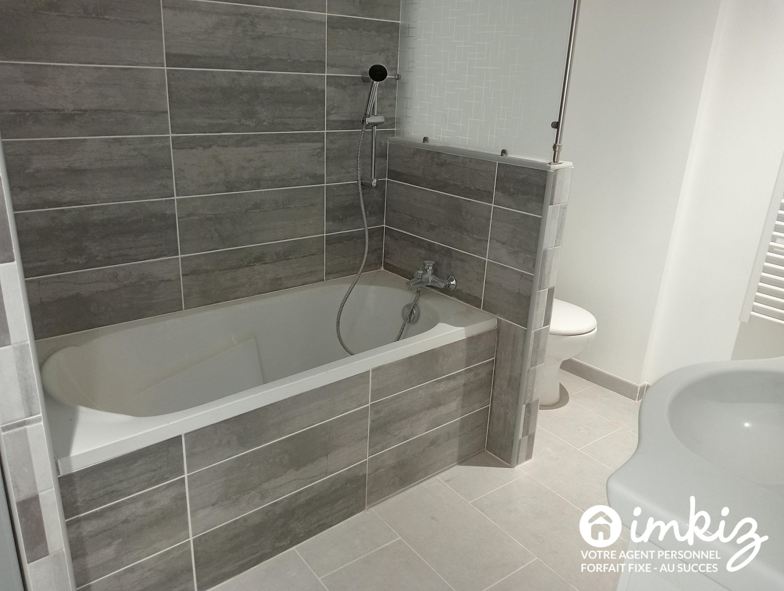 
                                                Vente
                                                 Immeuble rénové - 8 appartements