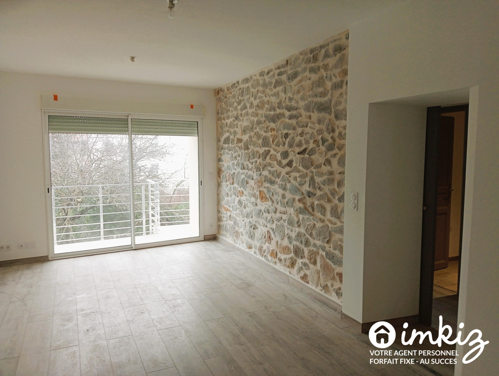 
                                                Vente
                                                 Immeuble rénové - 8 appartements