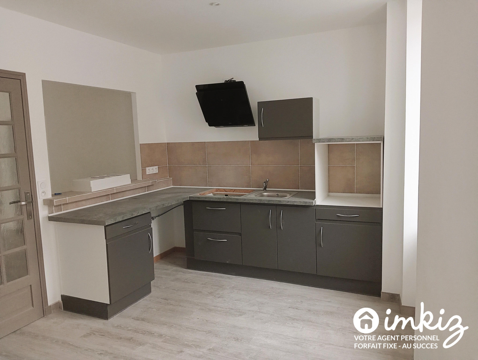 
                                                Vente
                                                 Immeuble rénové - 8 appartements