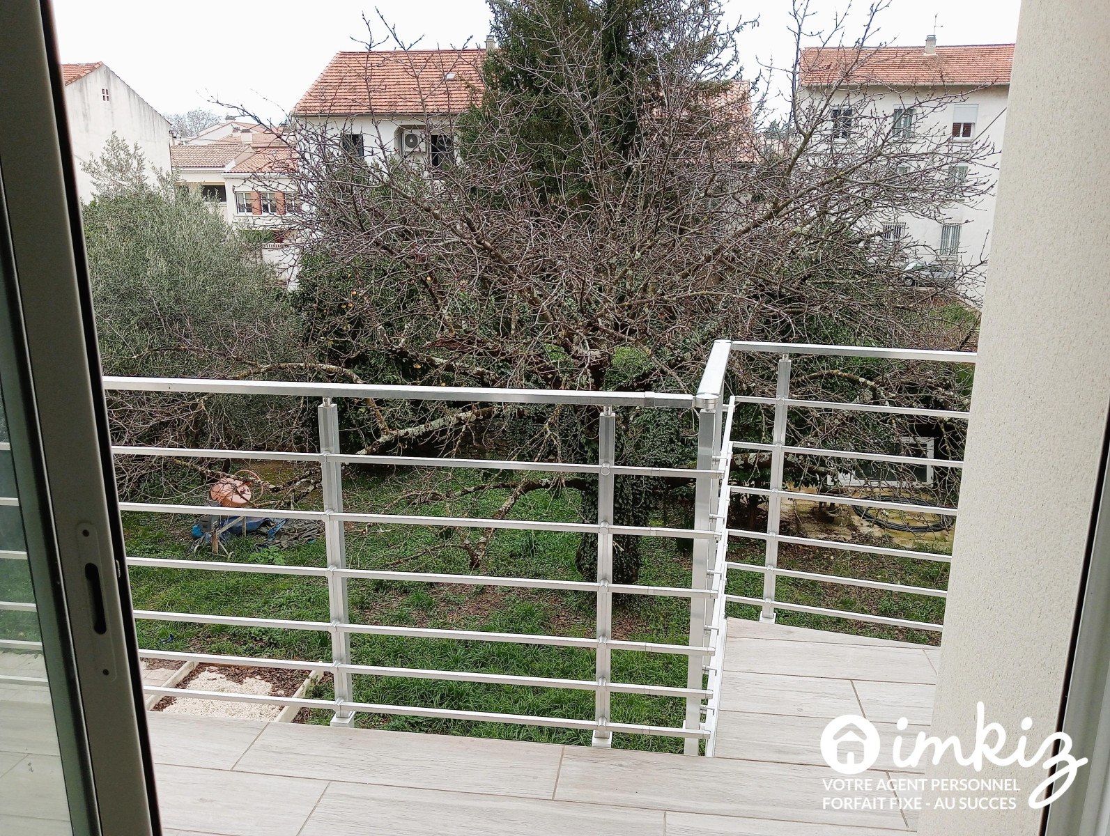 
                                                Vente
                                                 Immeuble rénové - 8 appartements