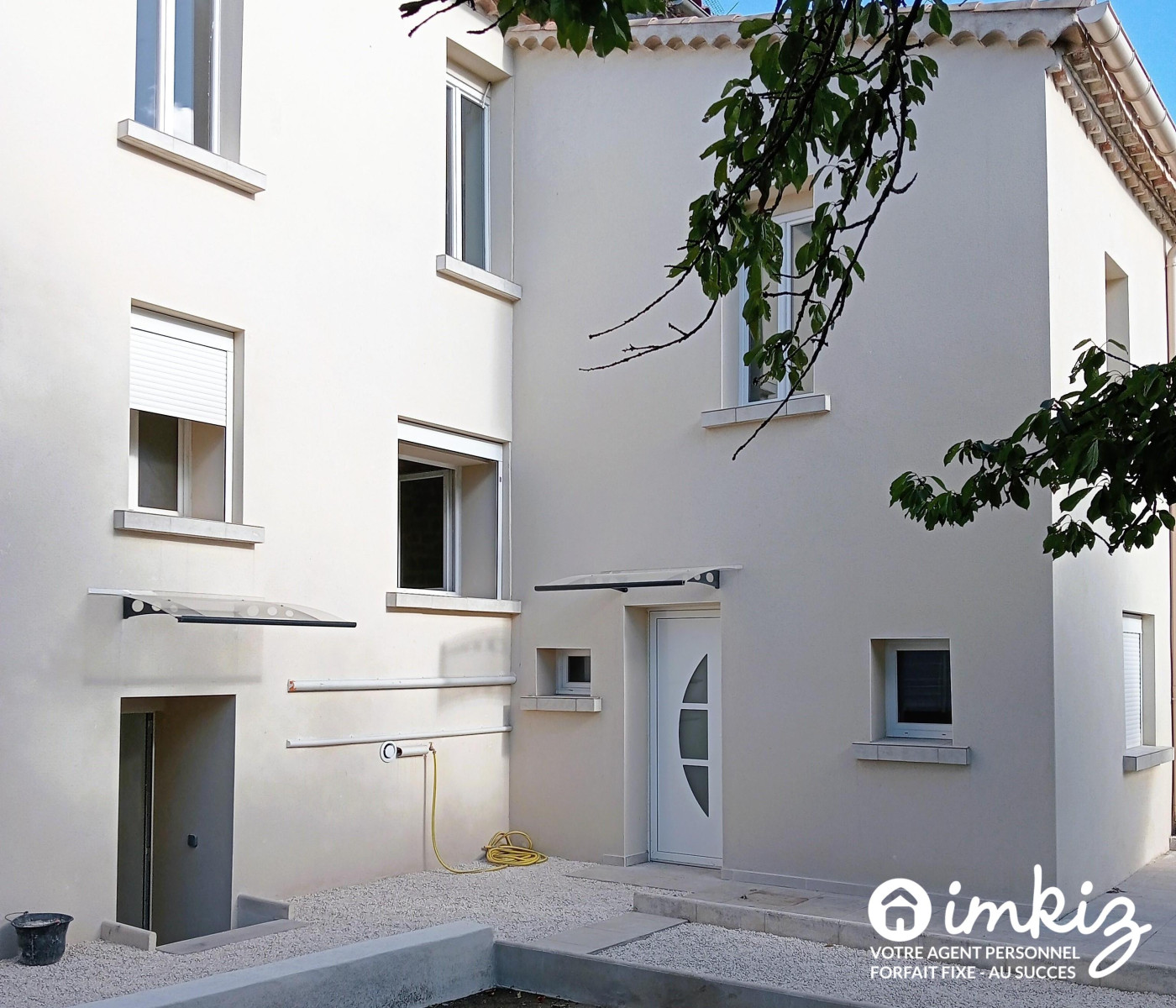 
                                                Vente
                                                 Immeuble rénové - 8 appartements
