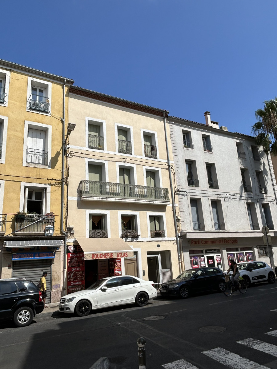 
                                                Vente
                                                 Immeuble résidentiel - Sète 34 - 1 573 m²