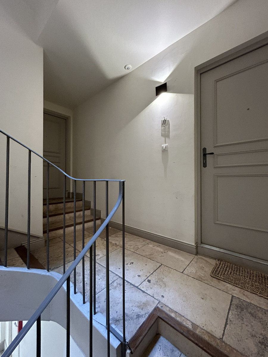 
                                                Vente
                                                 Immeuble résidentiel - Sète 34 - 1 573 m²