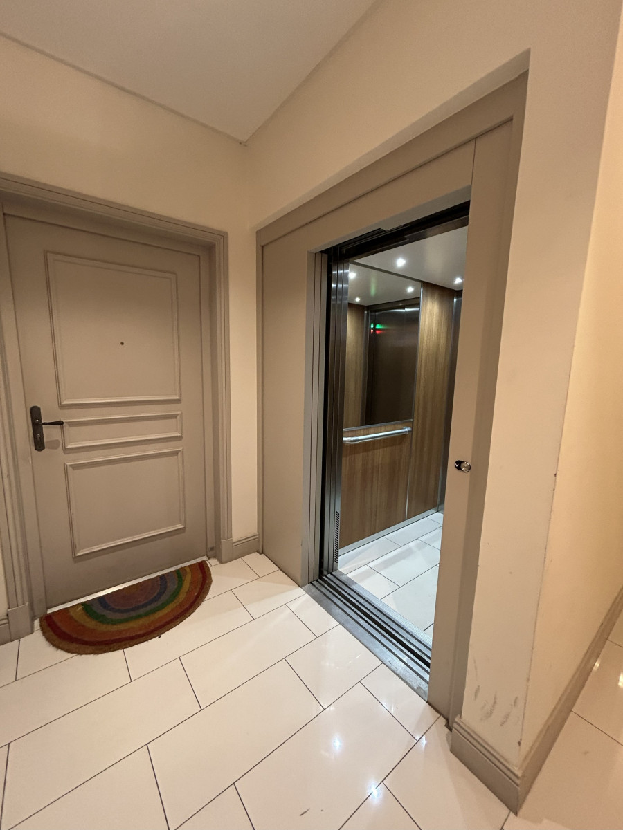 
                                                Vente
                                                 Immeuble résidentiel - Sète 34 - 1 573 m²