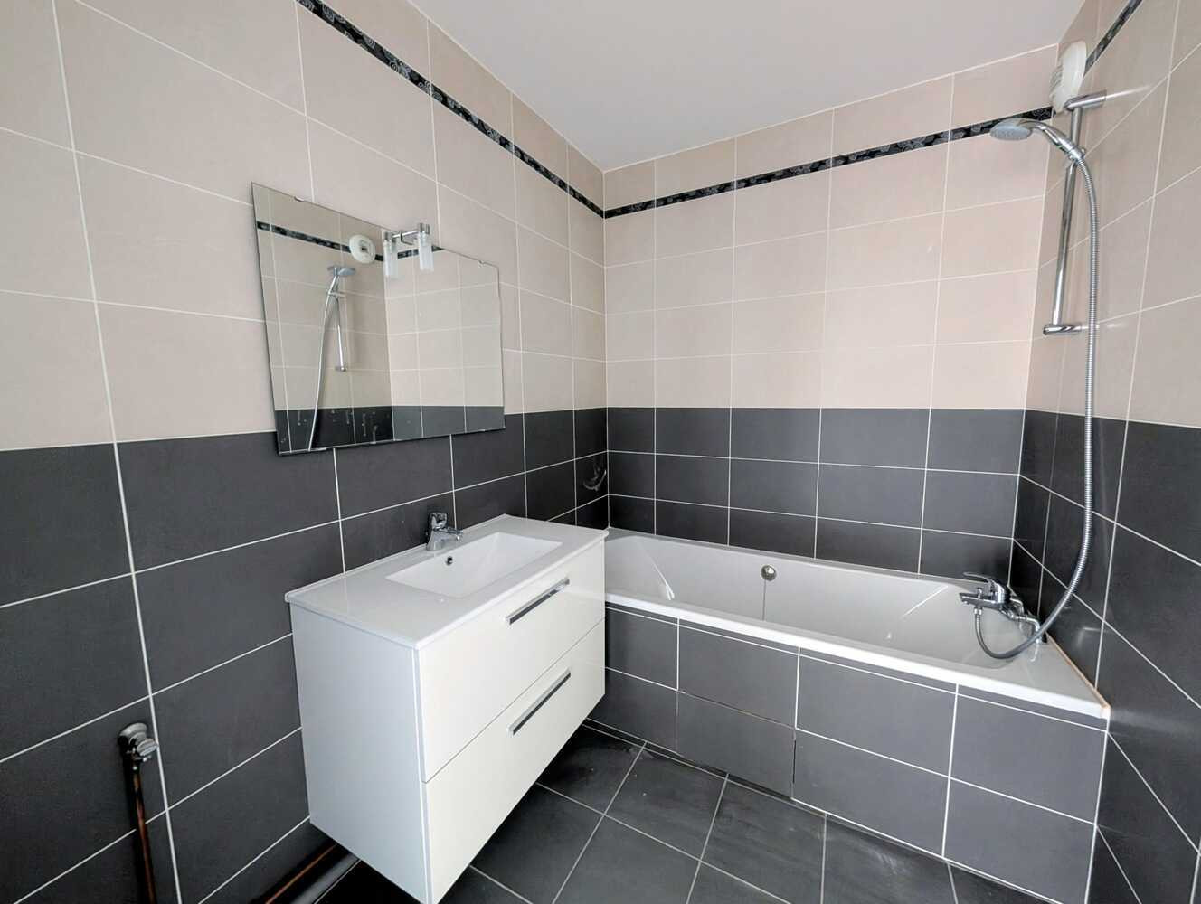 
                                                Vente
                                                 Immeuble Vaujours