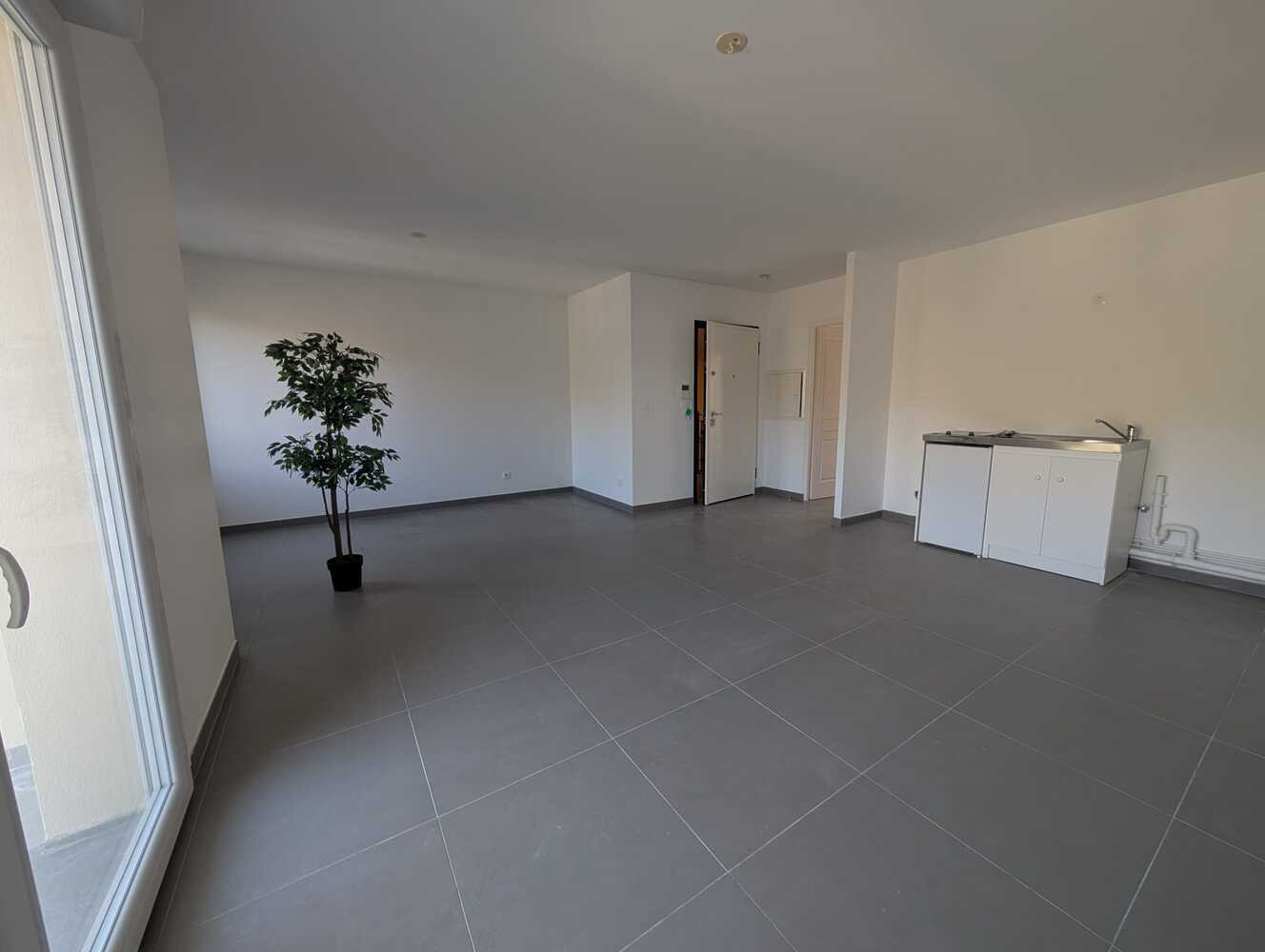 
                                                Vente
                                                 Immeuble Vaujours