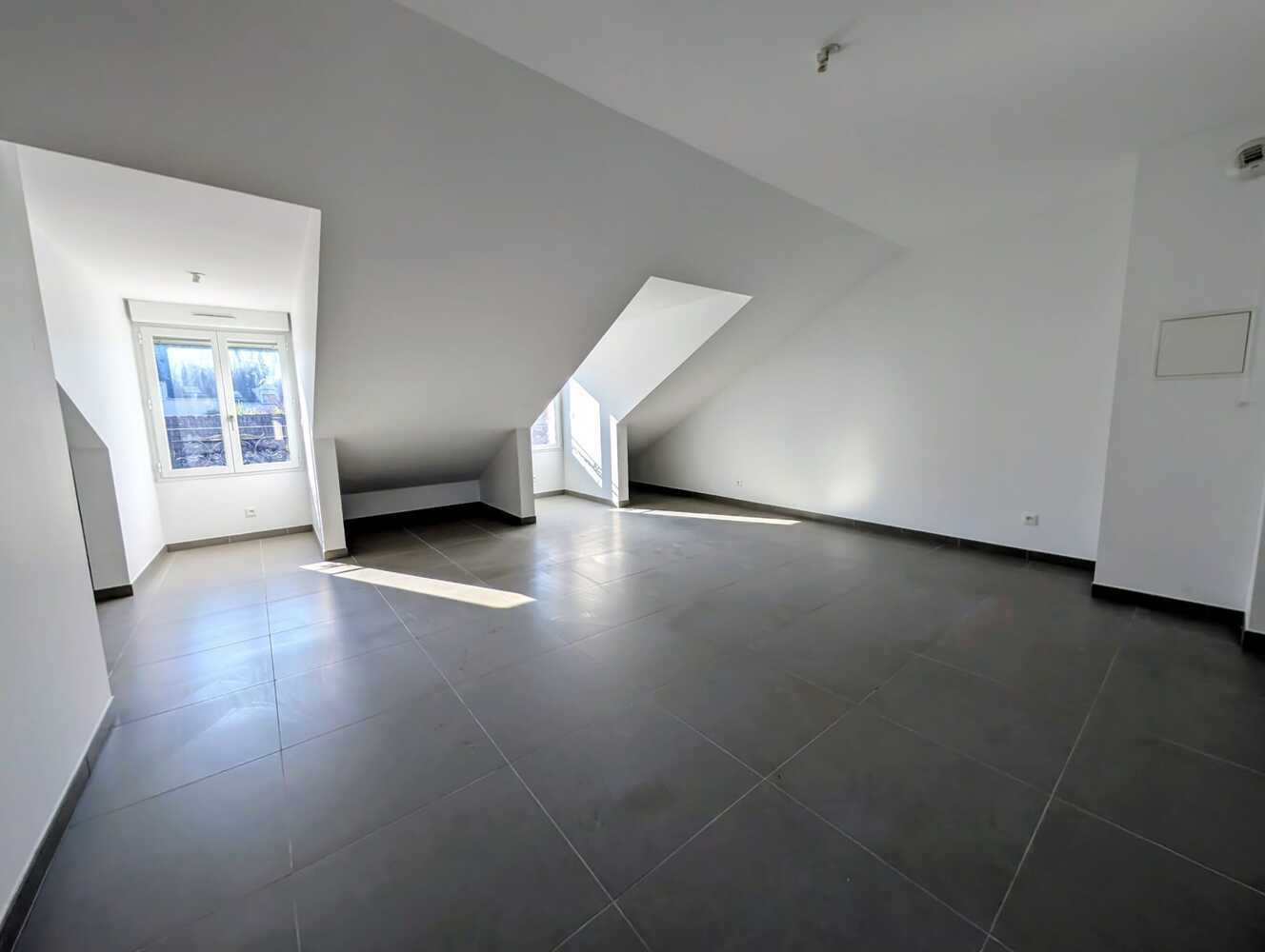 
                                                Vente
                                                 Immeuble Vaujours