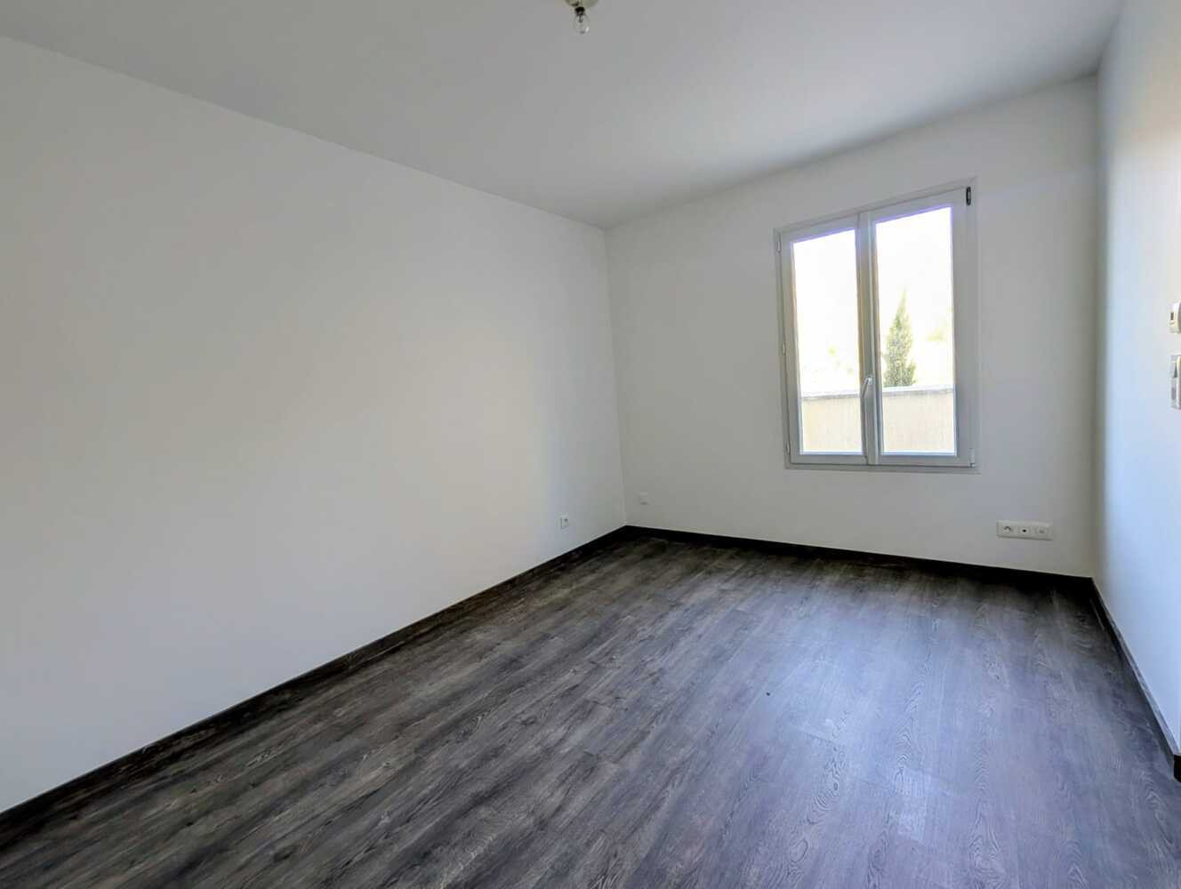 
                                                Vente
                                                 Immeuble Vaujours