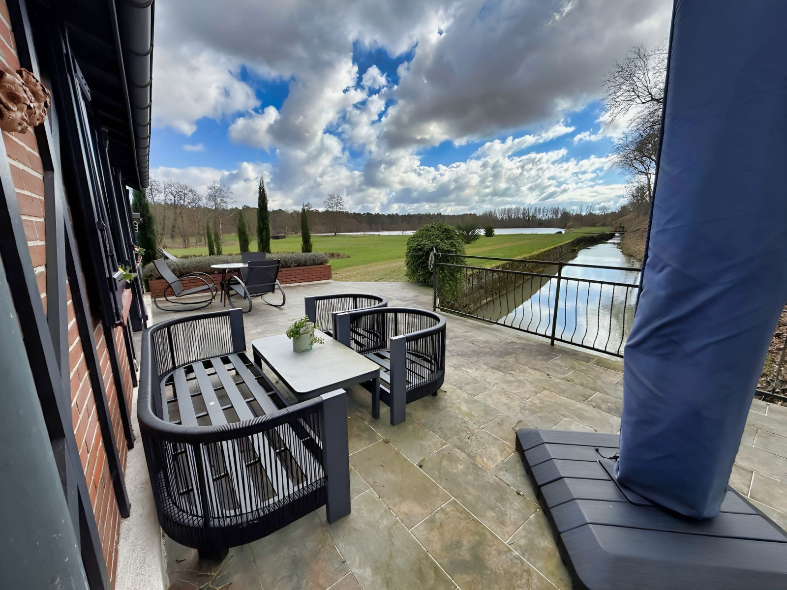 
                                                Vente
                                                 INDRE ET LOIRE DOMAINE D'EXCEPTION 46 HA