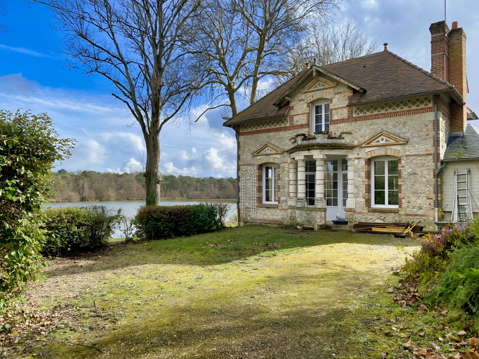 
                                                Vente
                                                 INDRE ET LOIRE DOMAINE D'EXCEPTION 46 HA