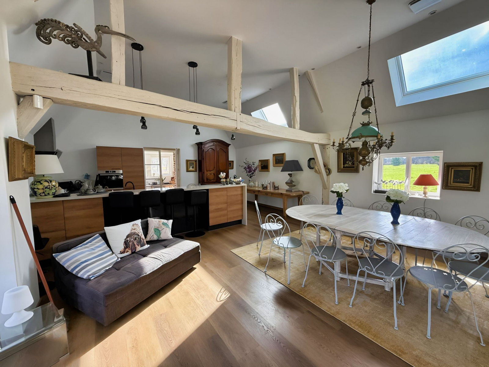 
                                                Vente
                                                 INDRE ET LOIRE DOMAINE D'EXCEPTION 46 HA