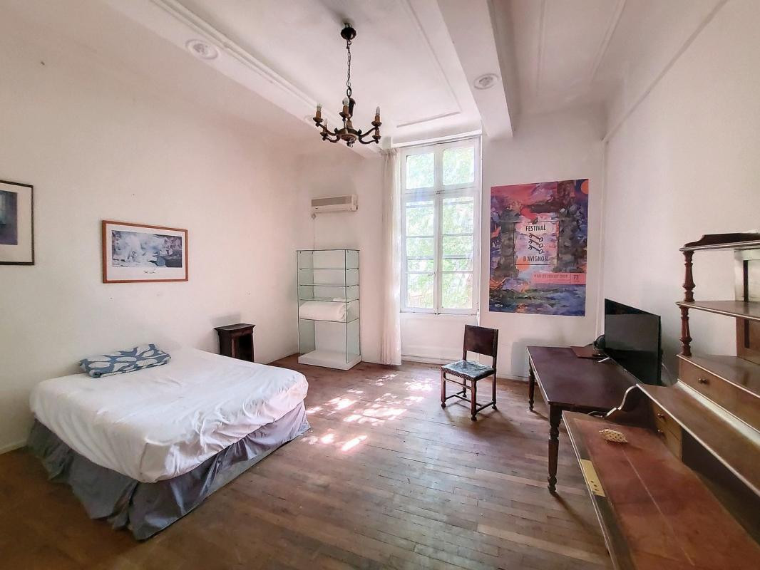 
                                                Vente
                                                 INTRAMUROS - Grand appartement de cachet