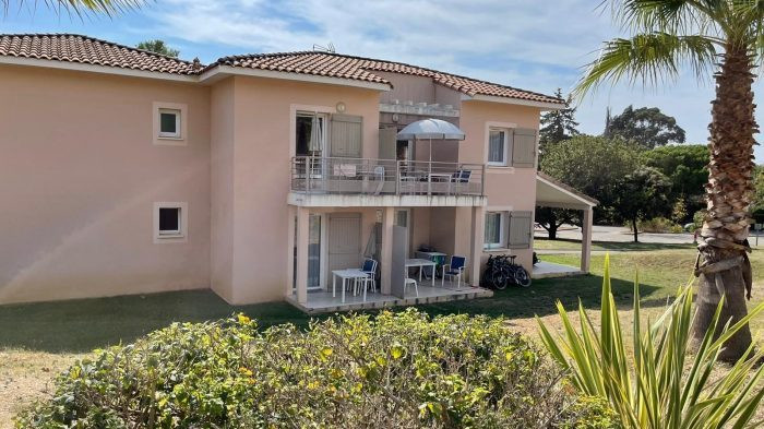 
                                                Vente
                                                 Investissement au soleil!
