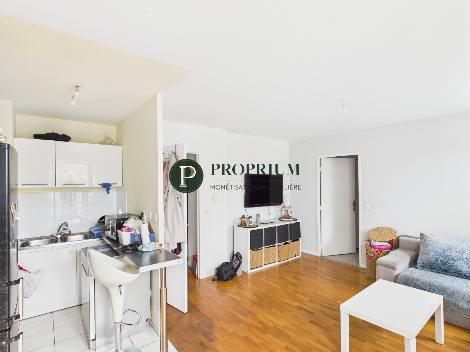
                                                Viager
                                                 Investissement : balcon, cave, parking avec 45% de décote à  Saint Ouen Mairie !