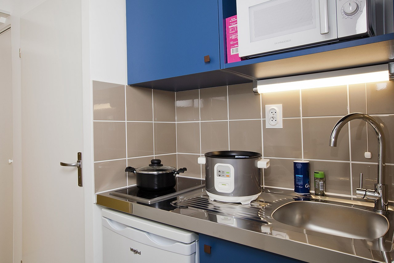 
                                                Vente
                                                 Investissement locatif - studio 1e étage + parking