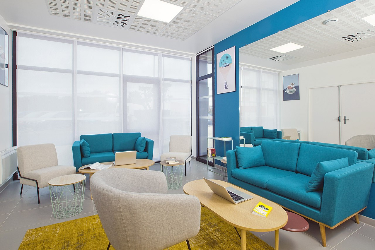
                                                Vente
                                                 Investissement locatif - studio 1e étage + parking